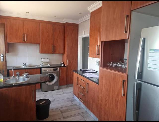 6 BEDROOM HOUSE FOR SALE IN DOWERGLEN